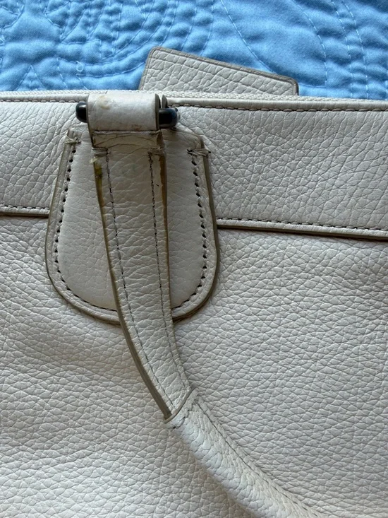 Coach Cream Pebbled Leather Satchel 12x9 with Scarf Accent and Matching Wallet - Picture 2 of 6